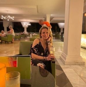 Meet your Posher, Genevieve